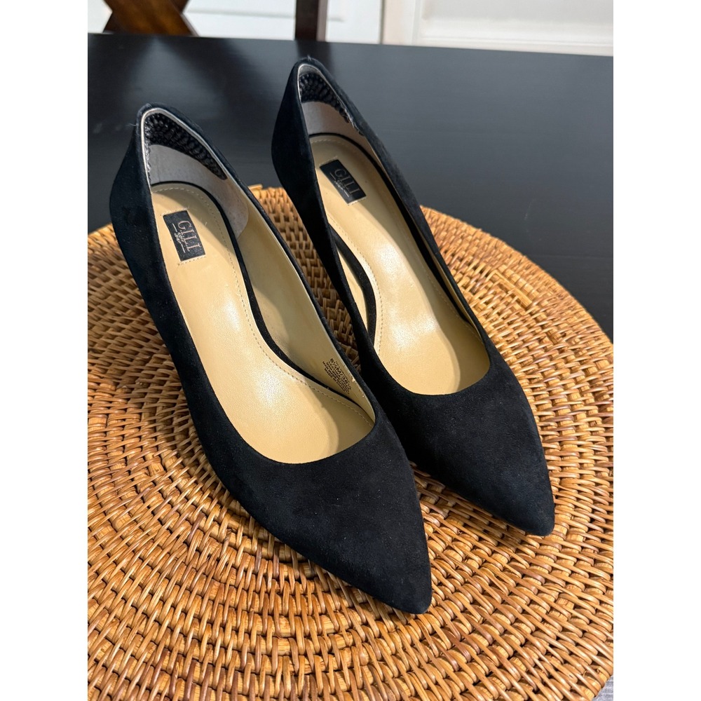 G.I.L.I. Loriana Black Suede
Kitten Heel Pumps Womens 8.5 M GI-LORIANA